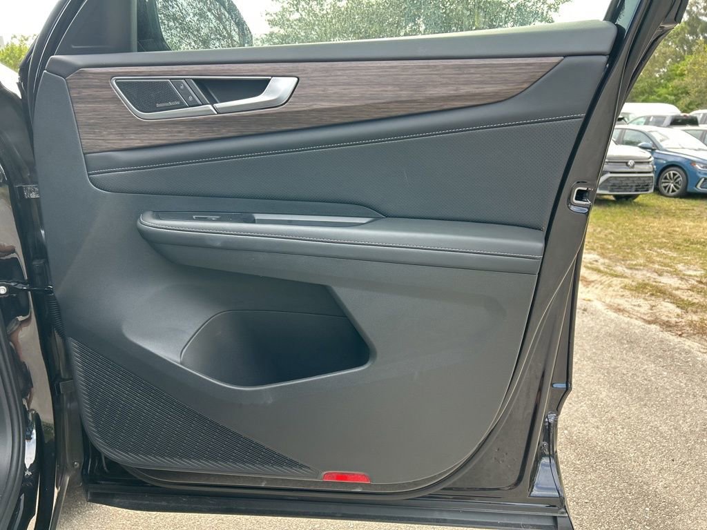 Used 2025 Volkswagen Atlas SEL Premium R-Line image 44