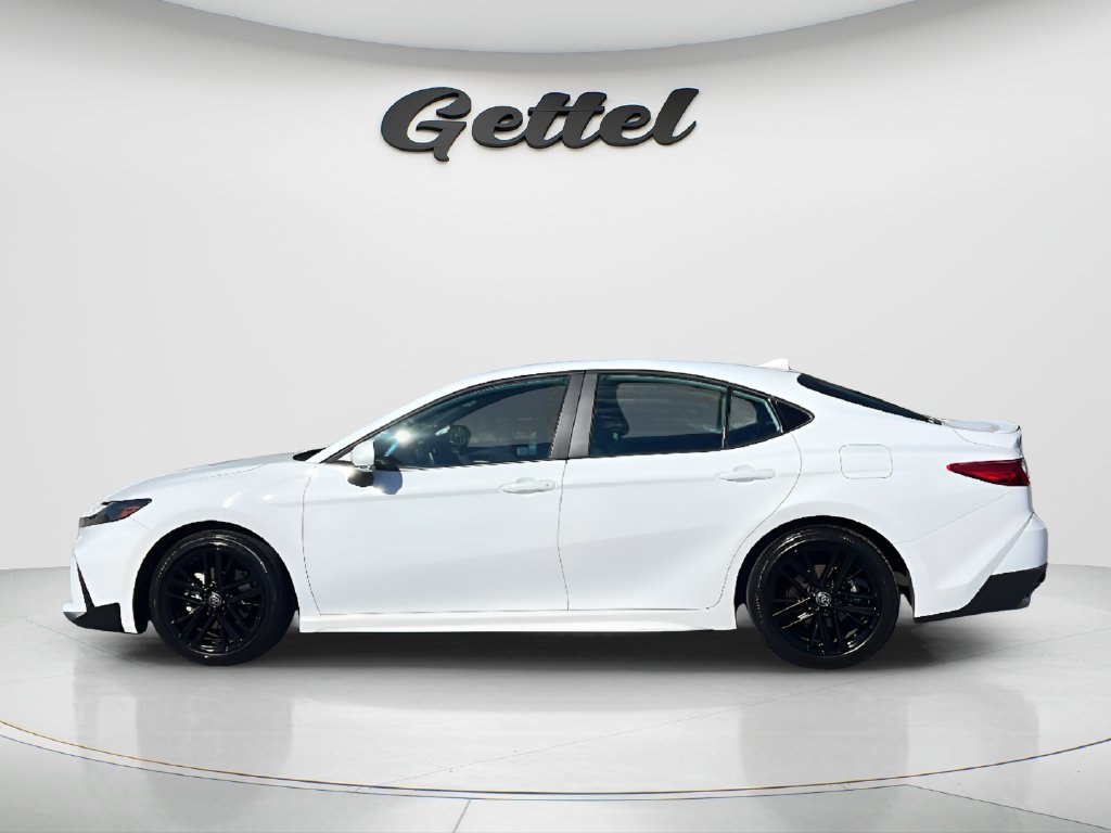 Used 2025 Toyota Camry SE FWD image 8