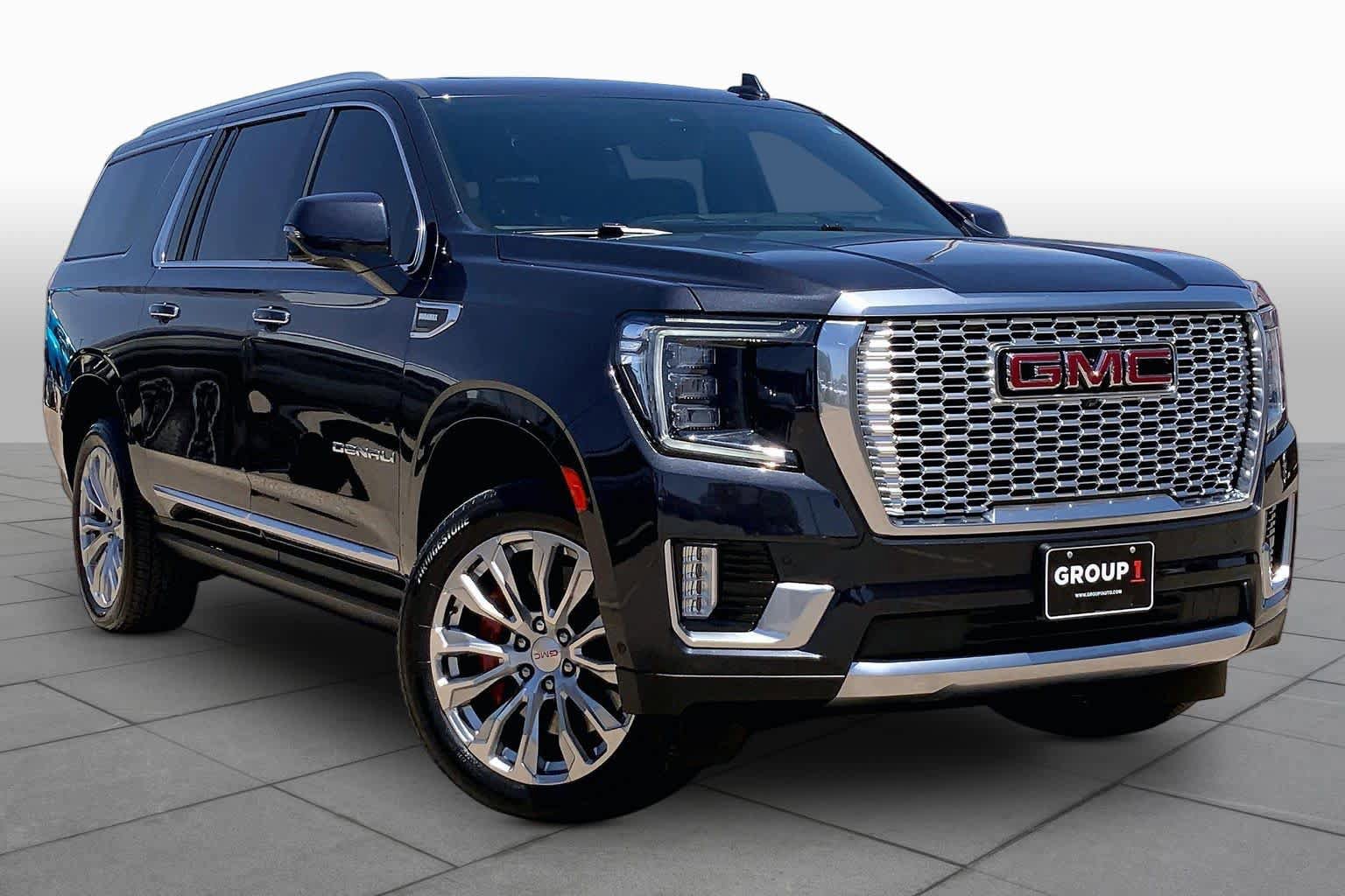 Used 2024 GMC Yukon XL Denali w/ Denali Reserve Package AWD/4WD image 3