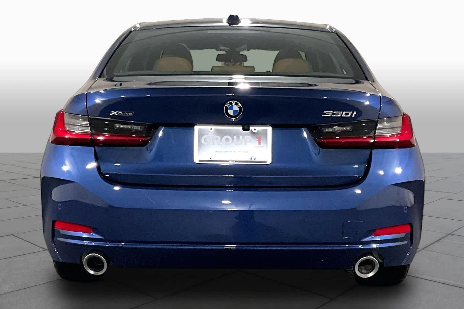 Used 2024 BMW 330i xDrive Sedan w/ Premium Package AWD/4WD image 4