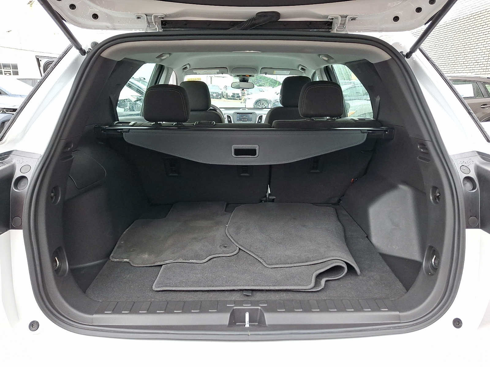 Used 2023 Chevrolet Equinox LS AWD/4WD image 26