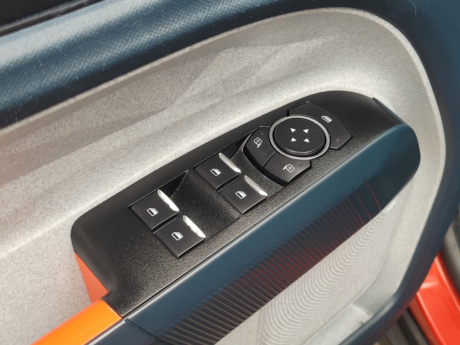 Certified 2022 Ford Maverick XLT w/ XLT Luxury Package image 17