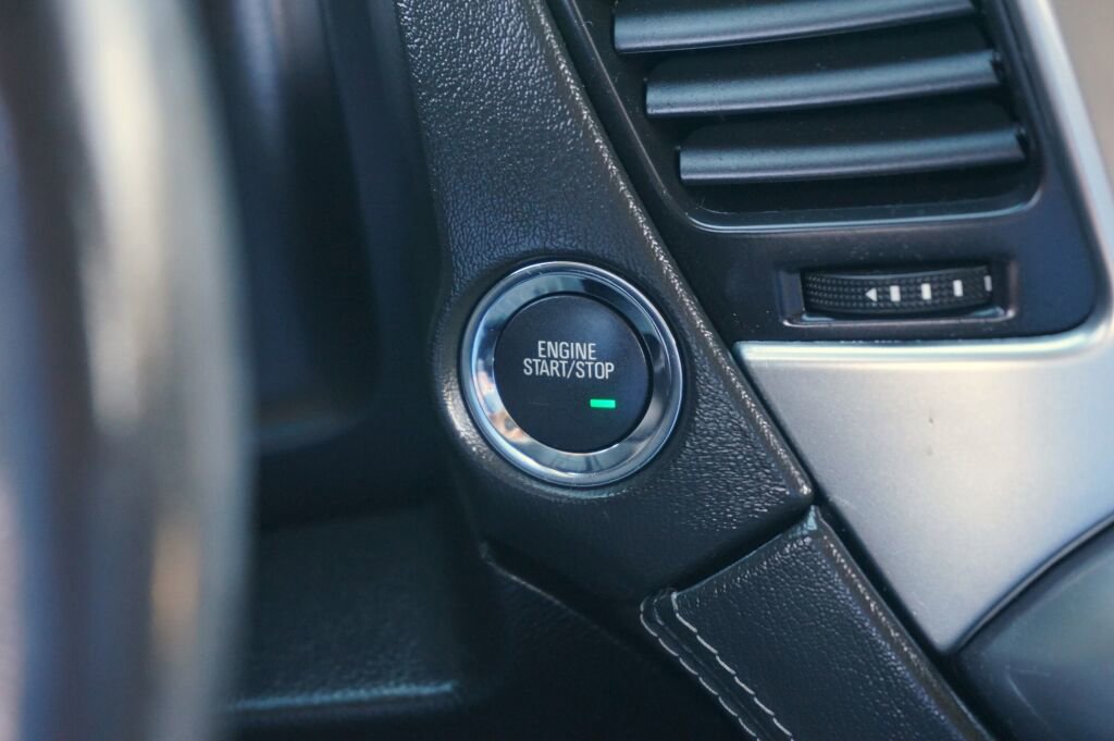 Used 2018 Chevrolet Suburban Premier AWD/4WD image 27