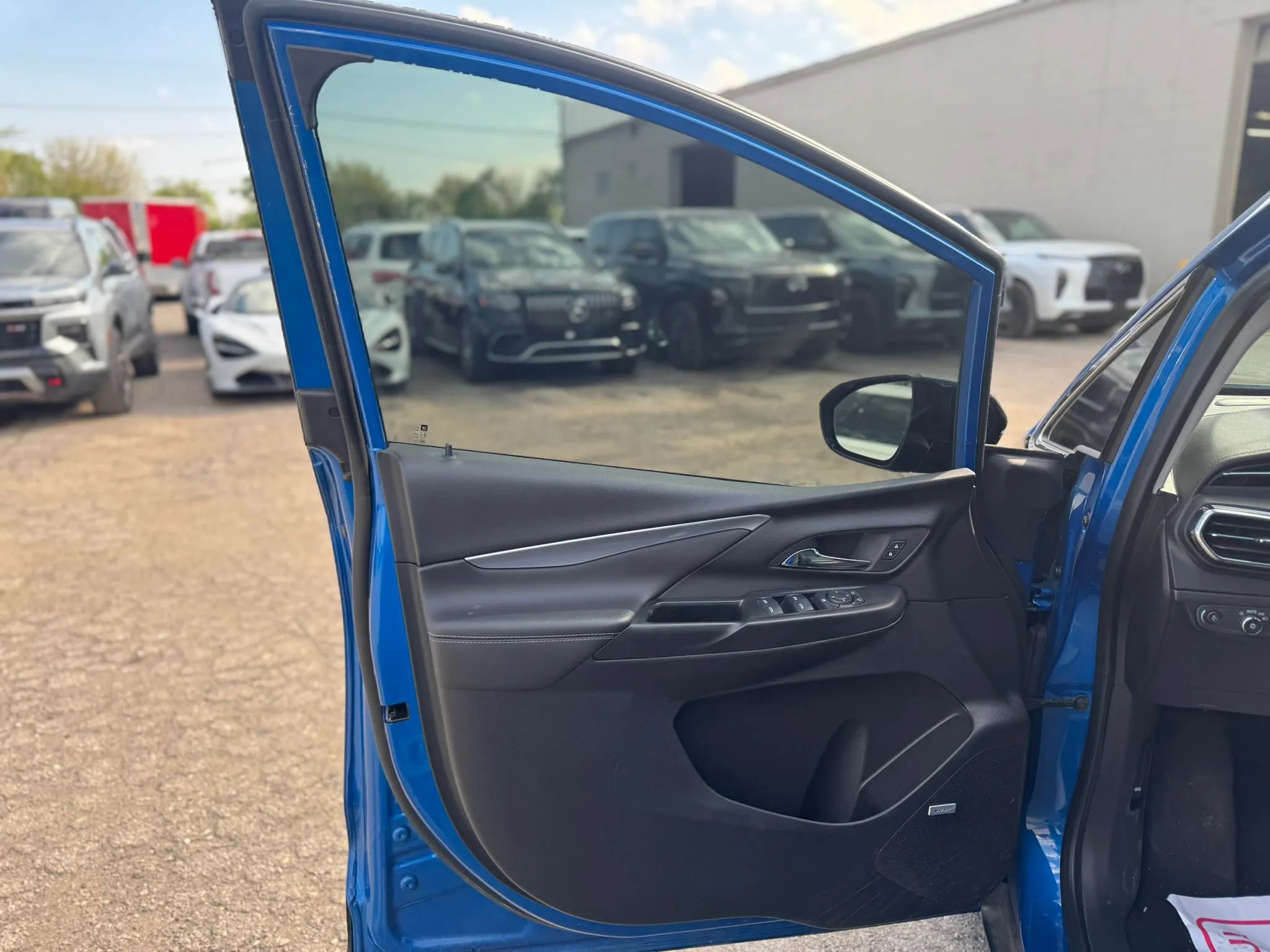 Used 2023 Chevrolet Bolt LT w/ Infotainment Package FWD image 12