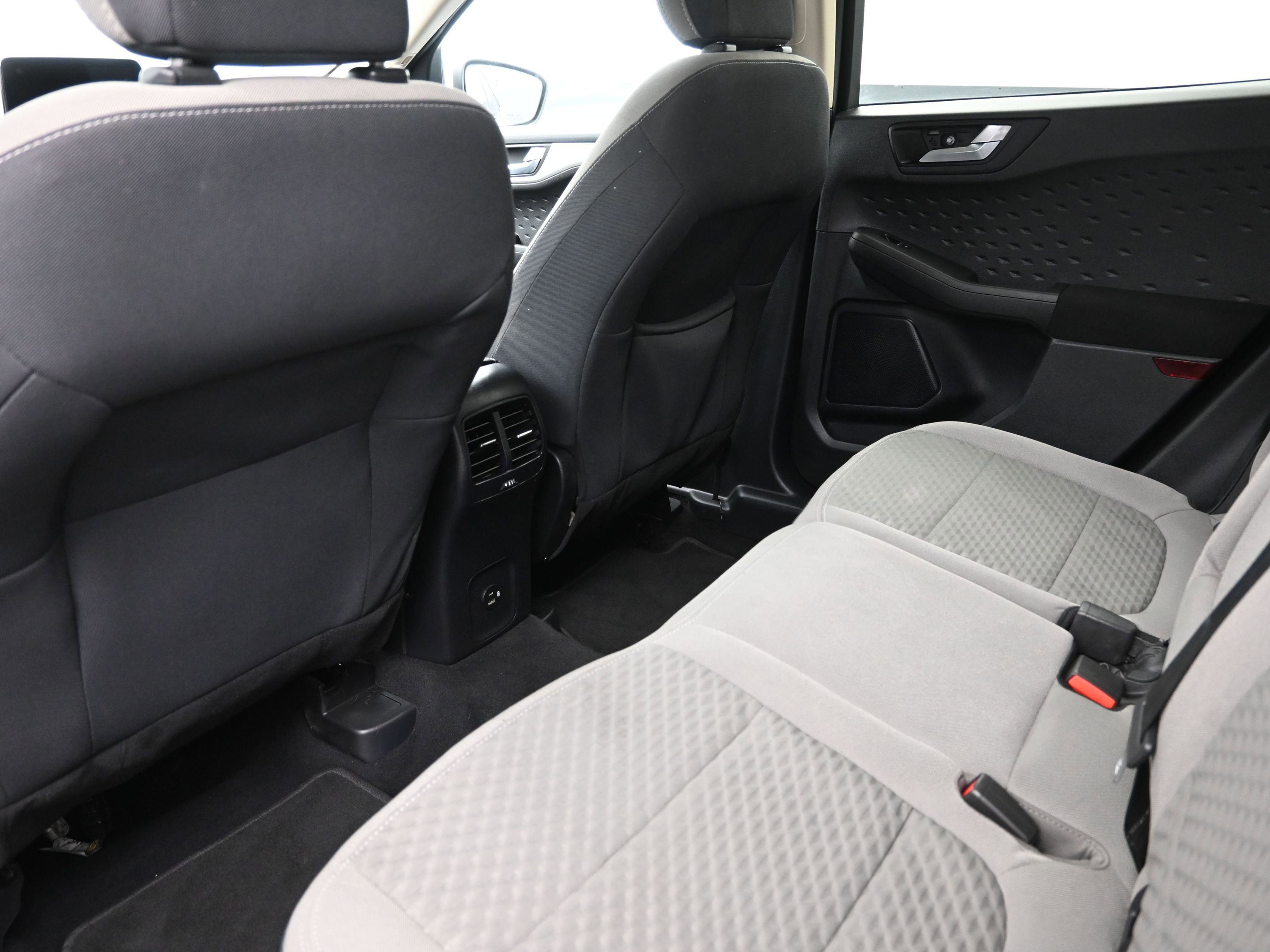 Used 2020 Ford Escape SE image 22