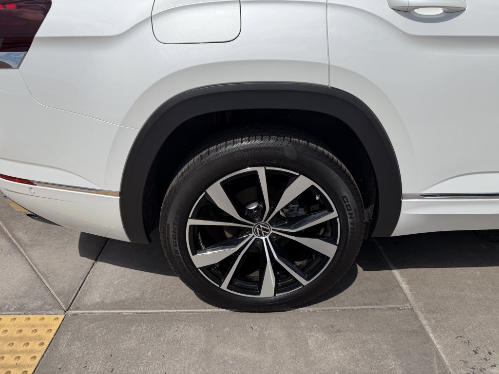 Used 2024 Volkswagen Atlas SEL Premium R-Line AWD/4WD image 15