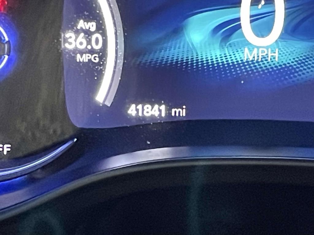 Used 2023 Chrysler Pacifica Touring-L image 38