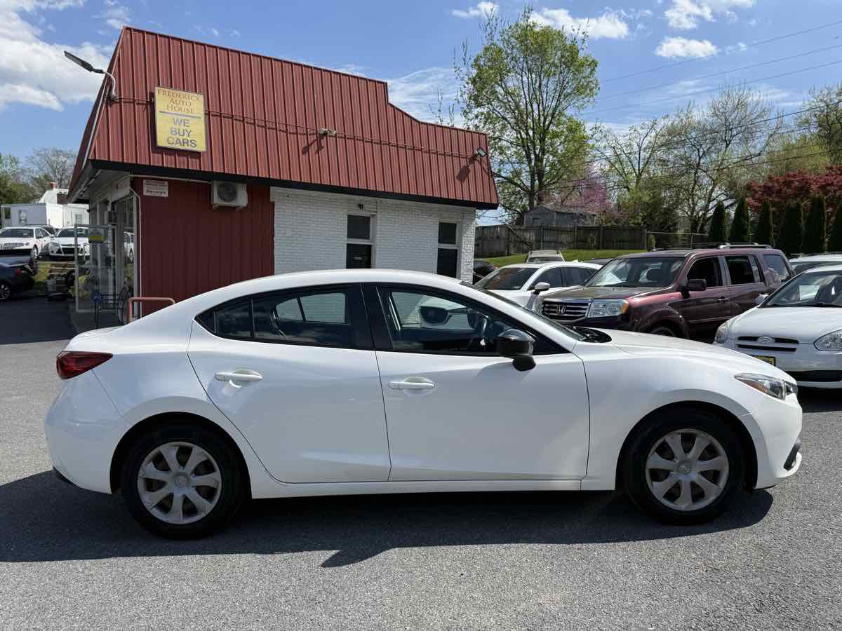 Used 2015 MAZDA MAZDA3 i SV image 8