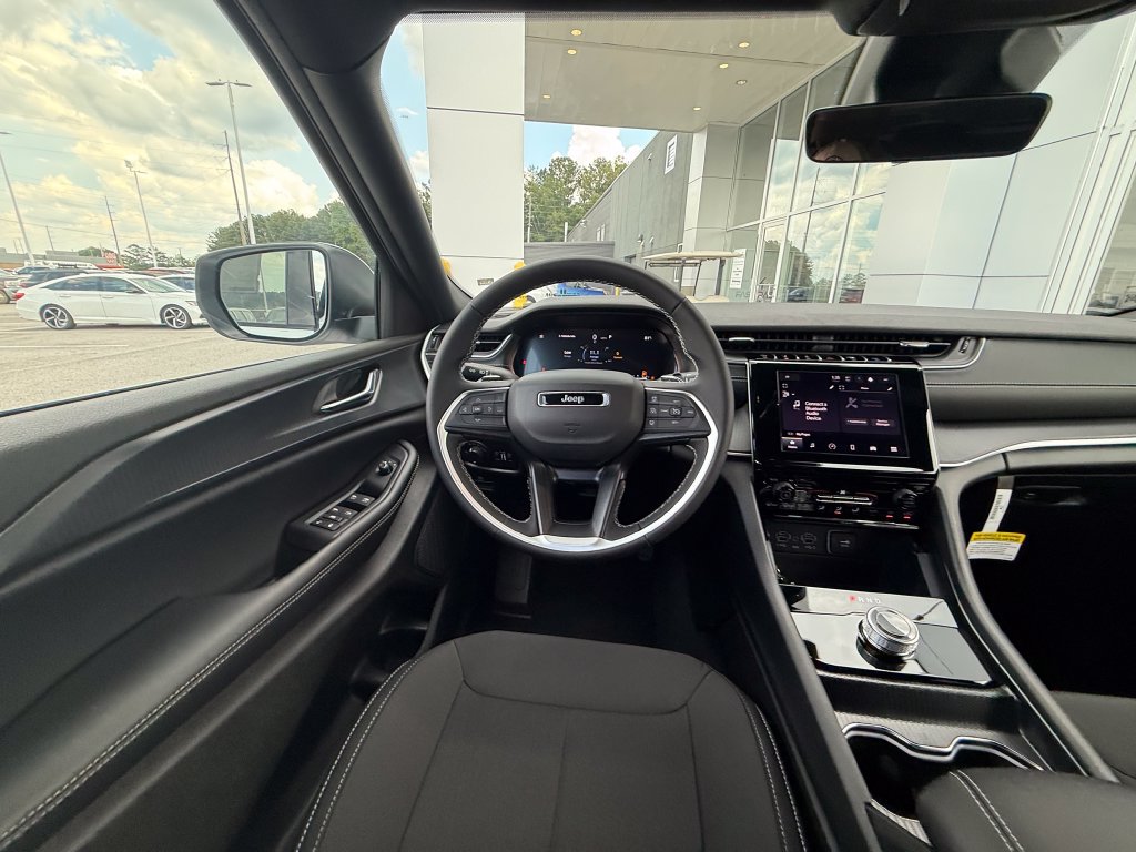 New 2026 Jeep Grand Cherokee Laredo RWD image 8
