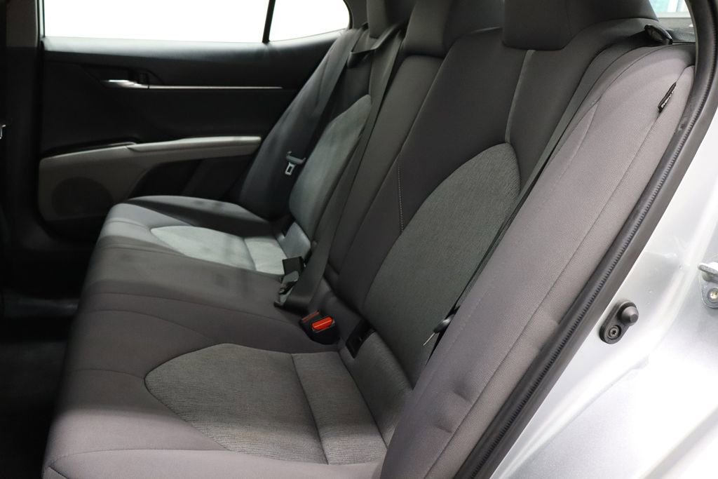 Used 2022 Toyota Camry LE image 10