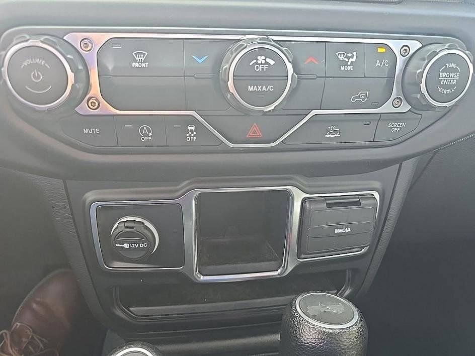 Used 2022 Jeep Wrangler Sport image 23