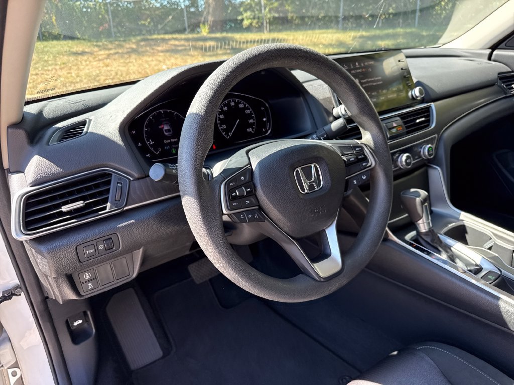 Used 2018 Honda Accord EX image 14