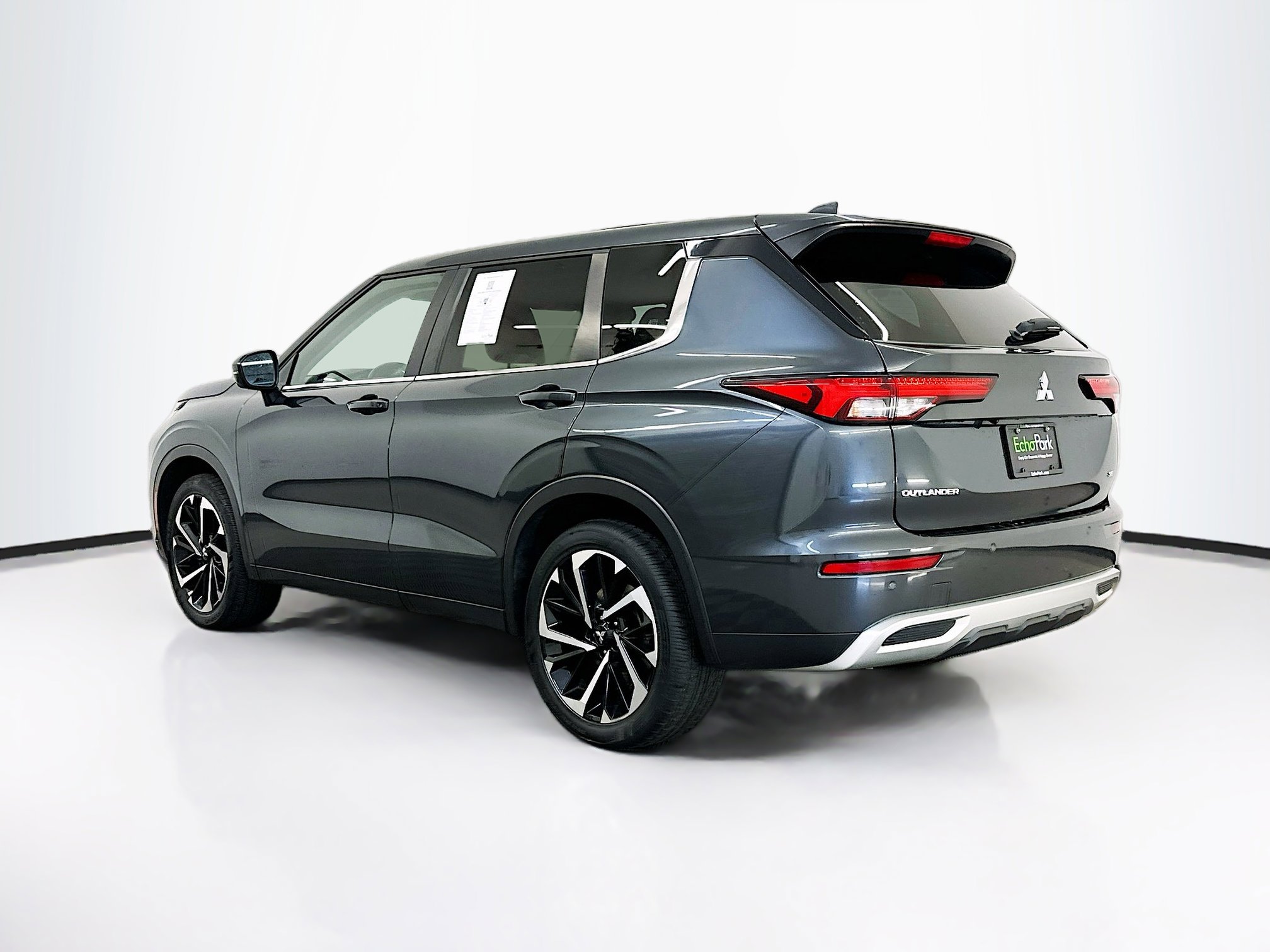 Used 2024 Mitsubishi Outlander SE image 5