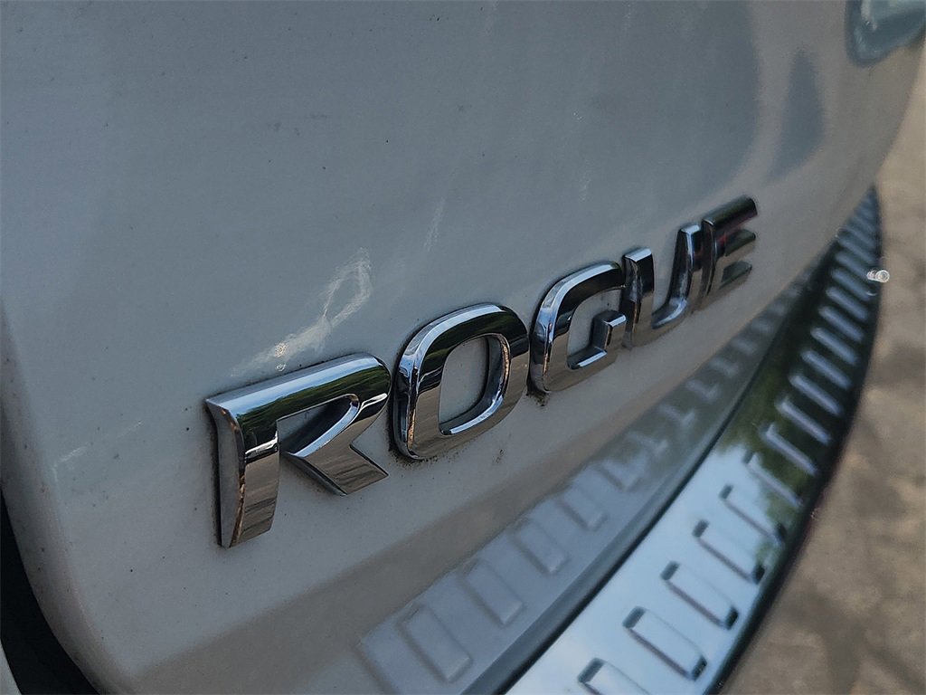 Used 2016 Nissan Rogue SL w/ SL Premium Package image 31