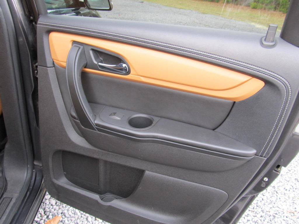 Used 2013 Chevrolet Traverse LT image 37