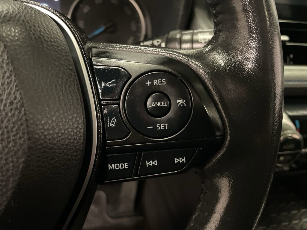 Used 2022 Toyota RAV4 SE w/ Convenience Package image 23