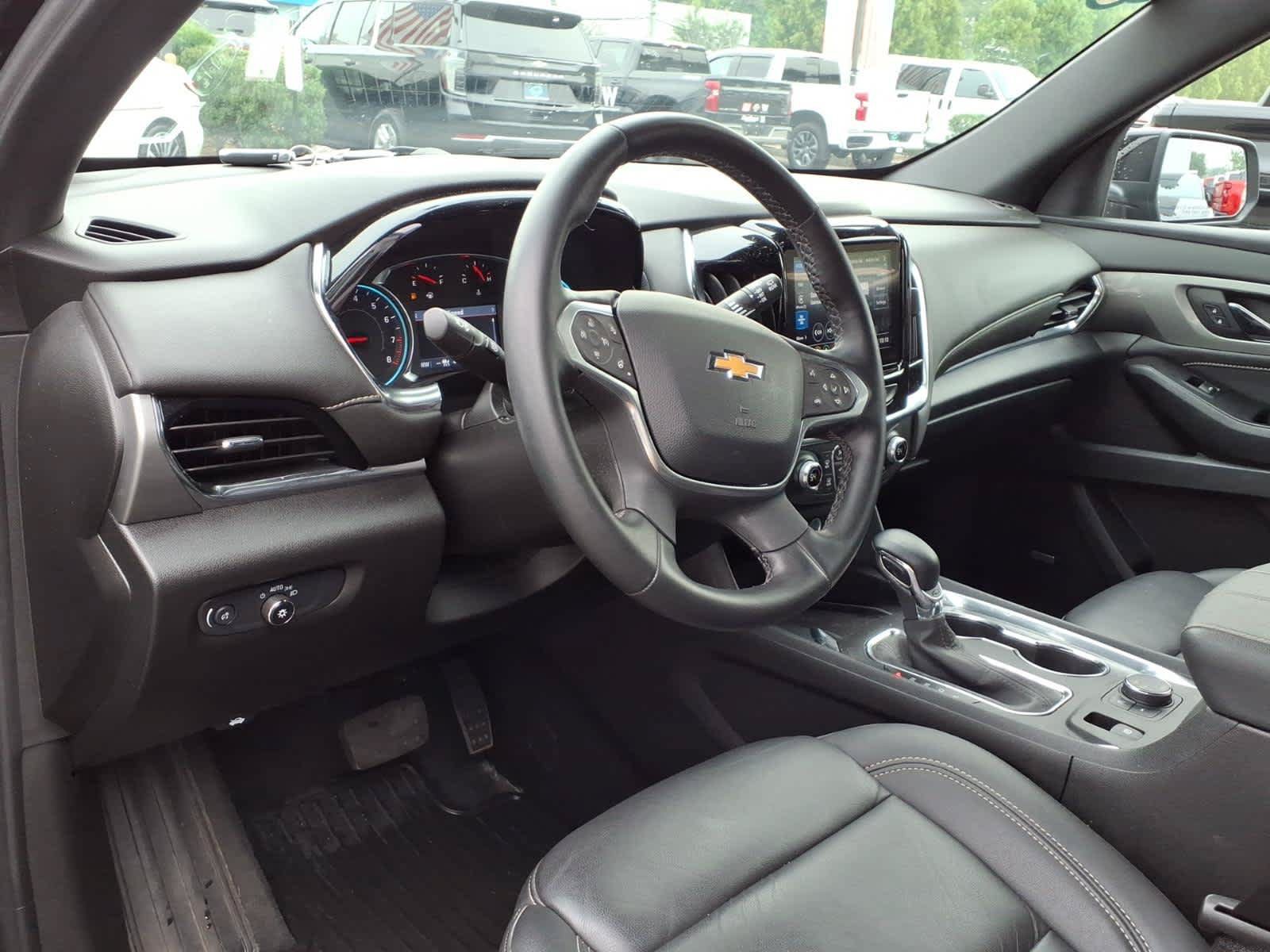 Certified 2023 Chevrolet Traverse LT w/ LT Premium Package AWD/4WD image 9