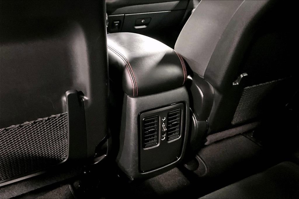 Used 2025 Dodge Durango GT image 31