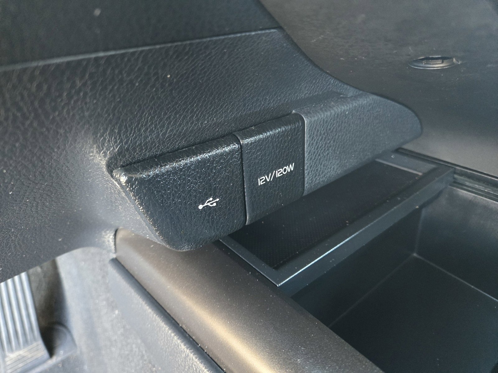 Used 2024 Toyota Camry SE image 16