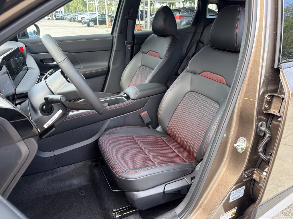 New 2026 Nissan Kicks SR FWD image 28
