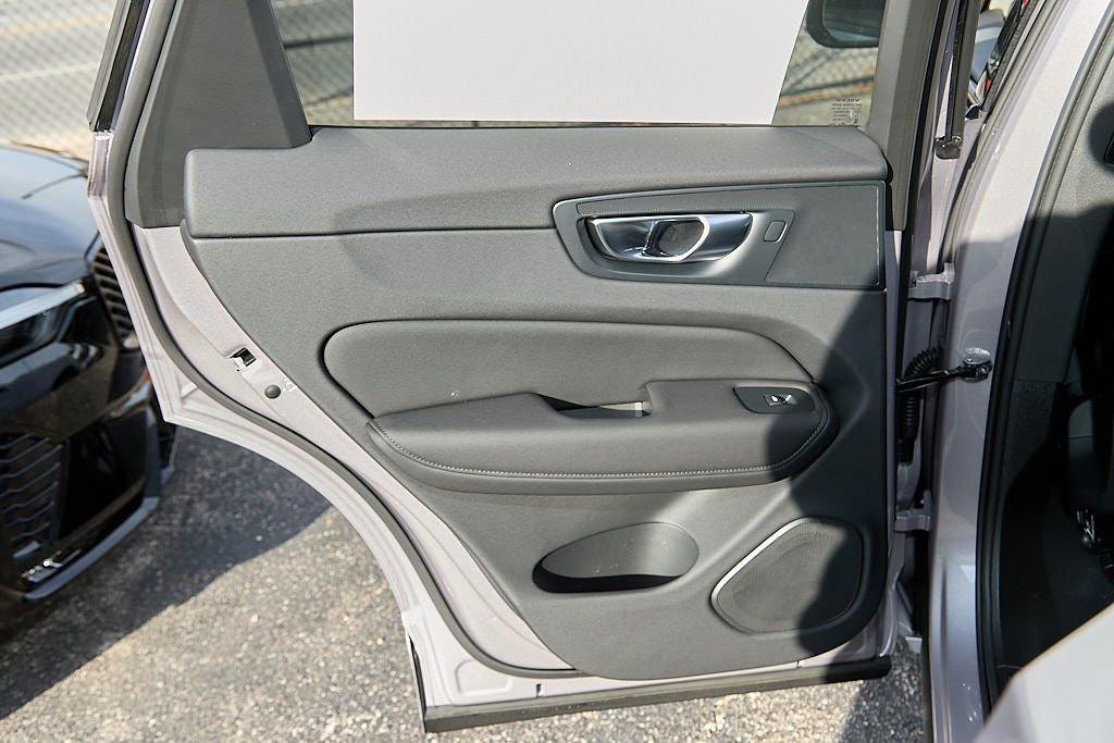 New 2026 Volvo XC60 B5 Plus w/ Protection Package Premier image 17