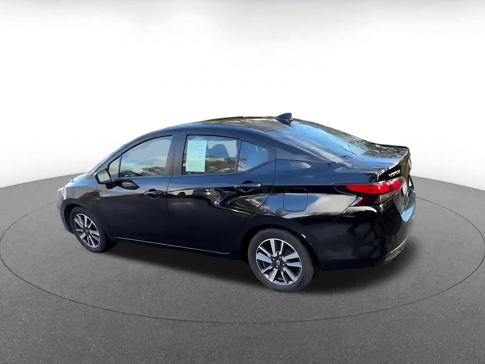 Used 2025 Nissan Versa SV image 10