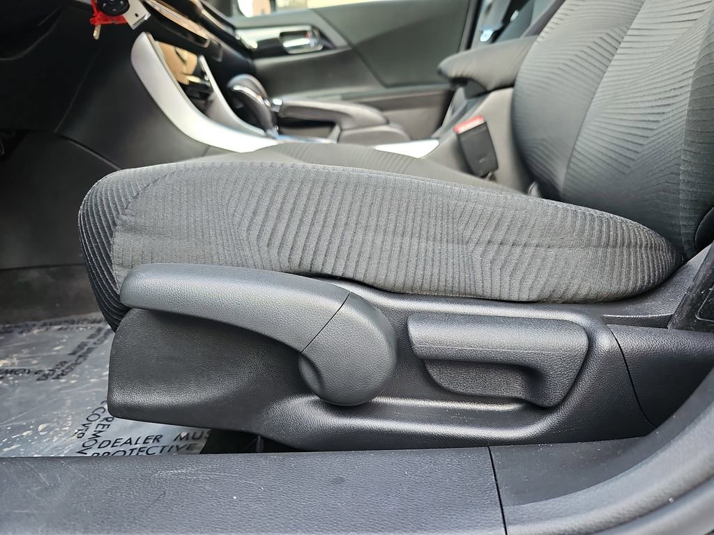 Used 2016 Honda Accord LX image 27