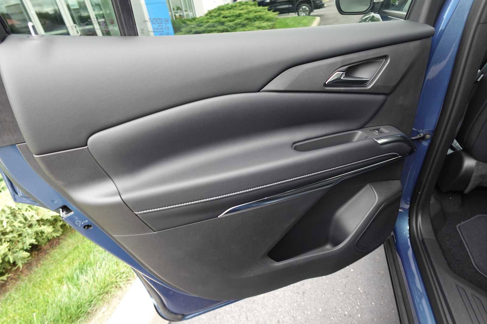 New 2026 Chevrolet Traverse LT w/ Midnight/Sport Edition image 24
