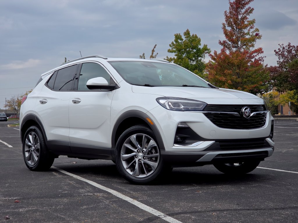 Used 2023 Buick Encore GX Essence w/ Experience Buick Package AWD/4WD image 2