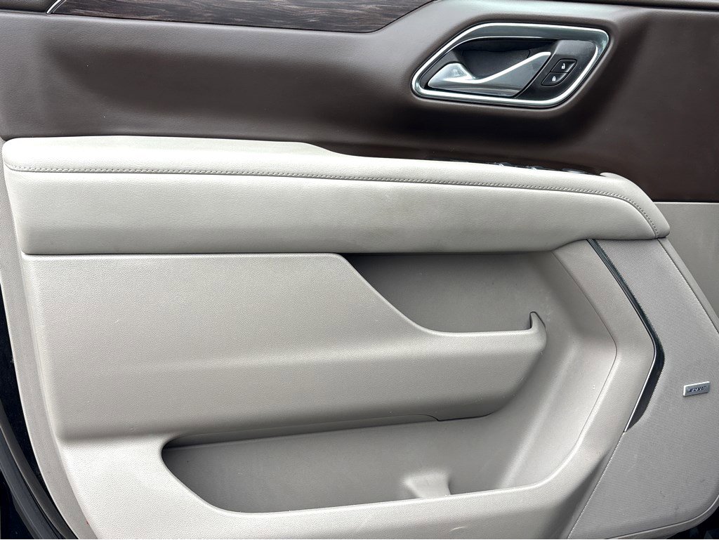 Used 2024 Chevrolet Suburban LT image 19