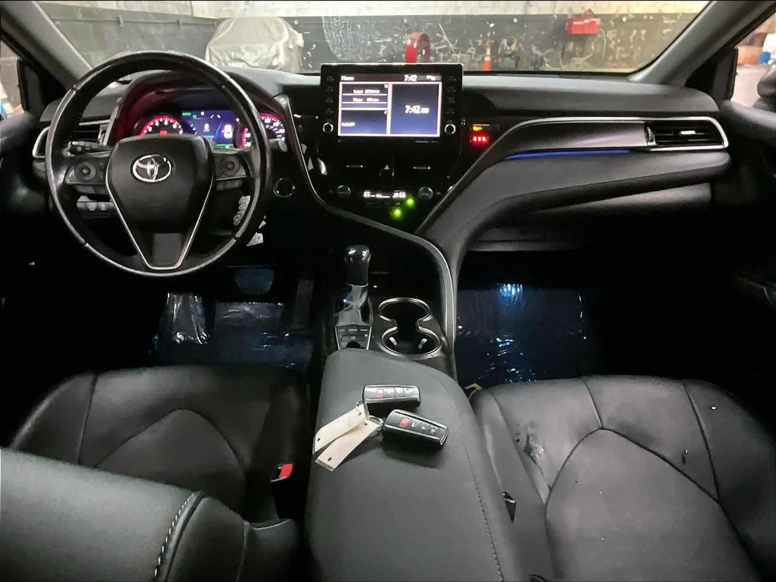 Used 2022 Toyota Camry XSE FWD image 17