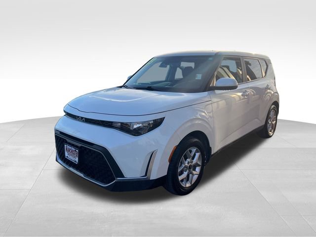 Used 2023 Kia Soul S image 3