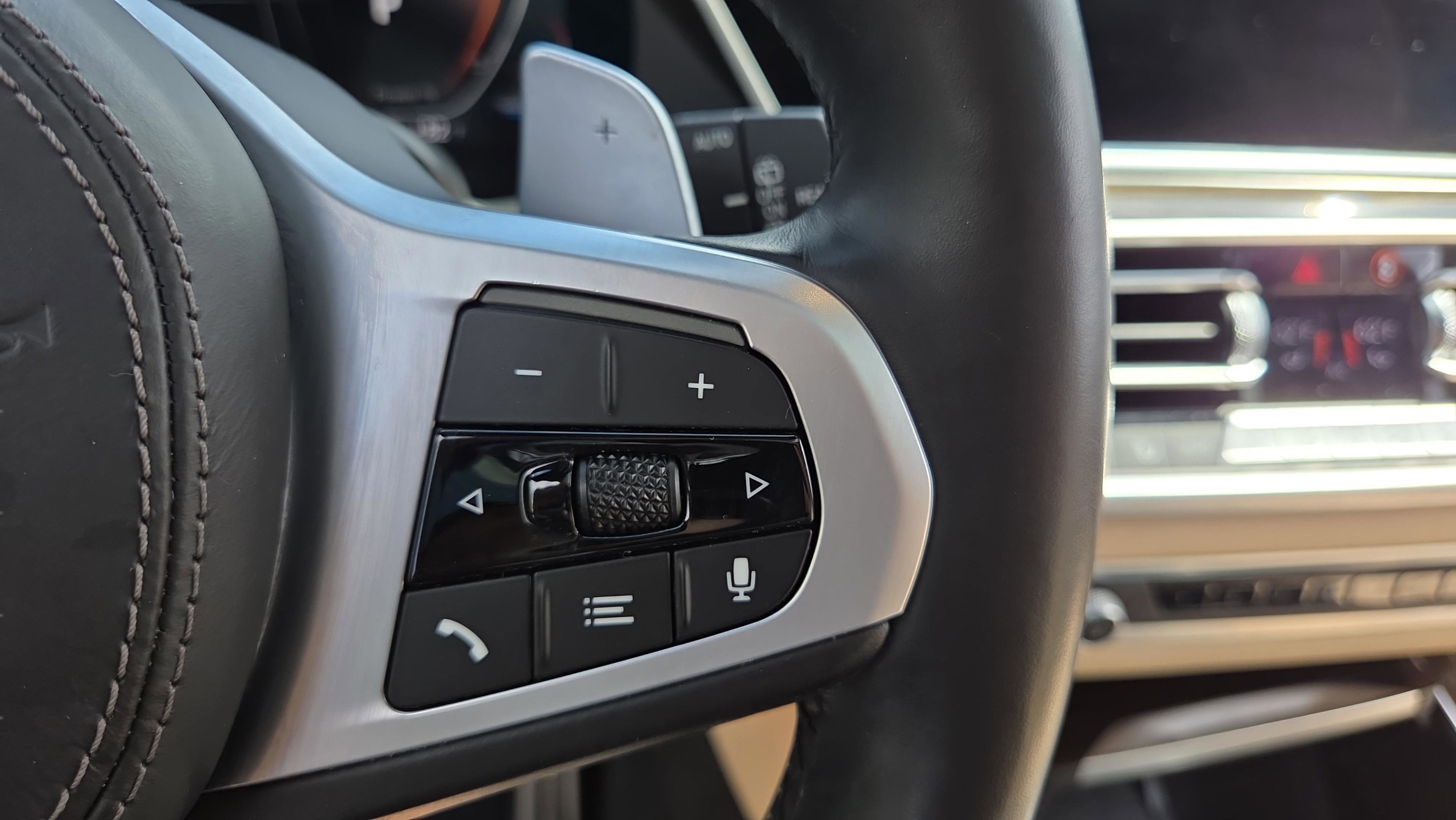 Used 2021 BMW X5 xDrive40i w/ M Sport Package image 30