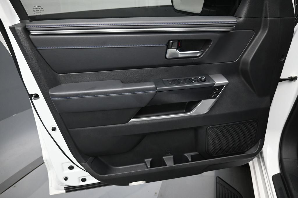 Certified 2025 Toyota Sequoia Platinum AWD/4WD image 11