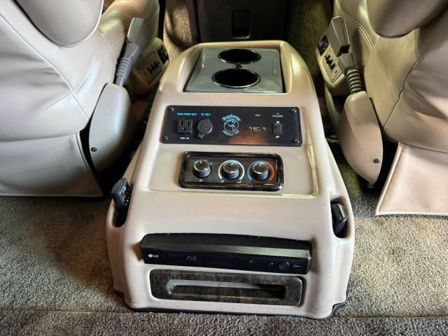 Used 2017 Chevrolet Express 2500 RWD image 23