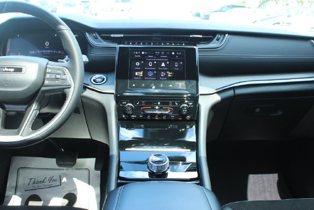 Used 2023 Jeep Grand Cherokee L Laredo AWD/4WD image 17