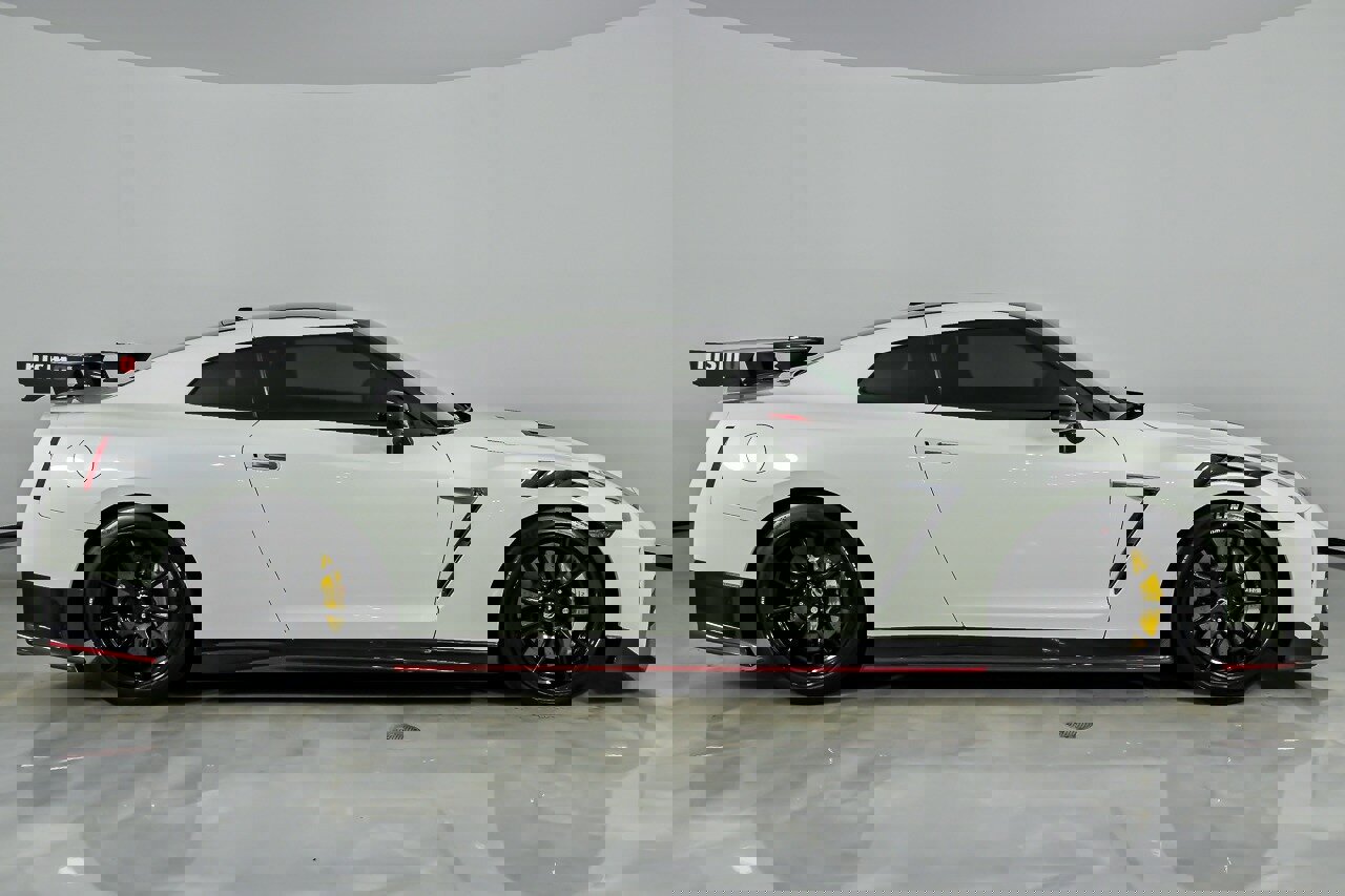 Used 2020 Nissan GT-R NISMO AWD/4WD image 14