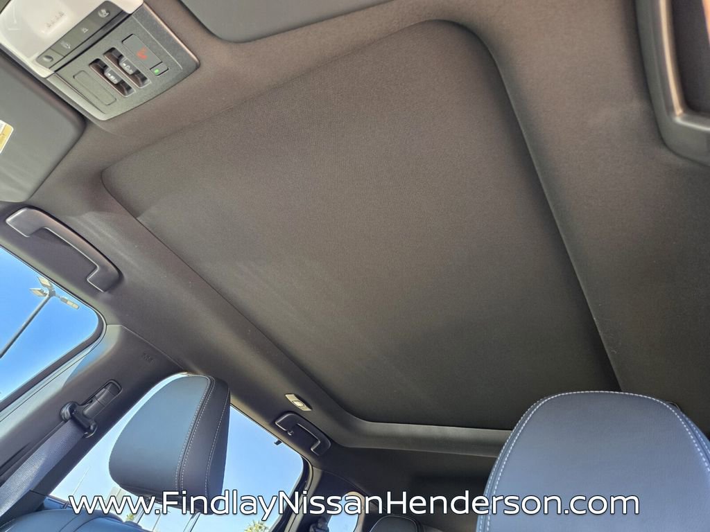 New 2026 Nissan Rogue Platinum image 8