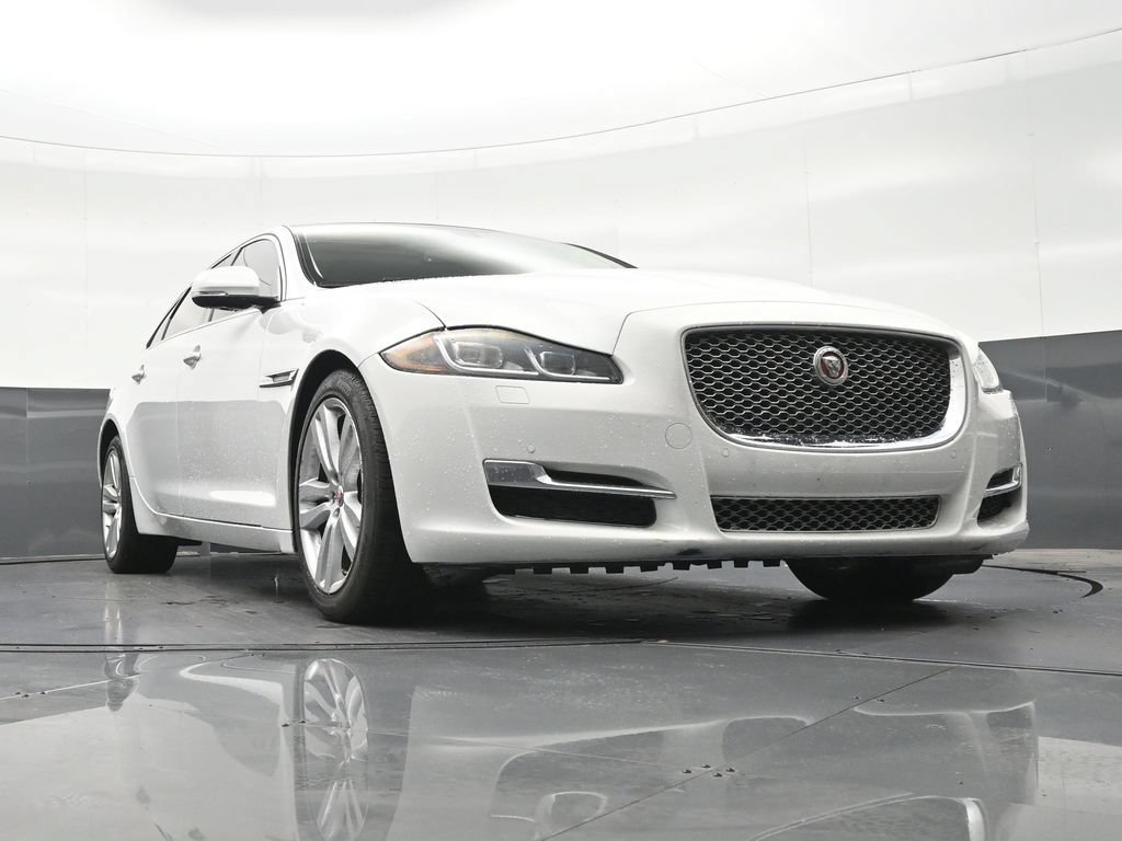 Used 2016 Jaguar XJ L Portfolio RWD image 29