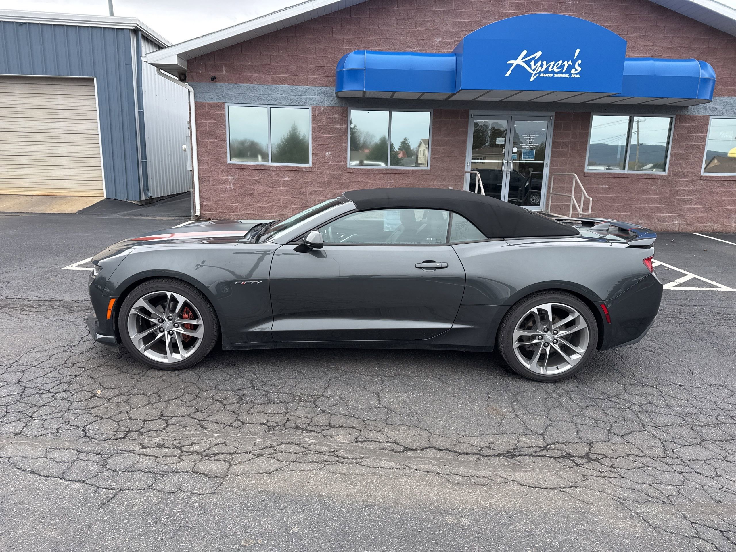 Used 2017 Chevrolet Camaro LT image 3