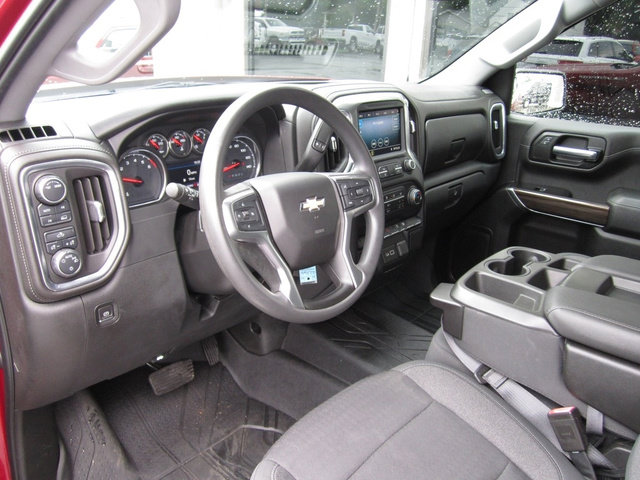 Used 2020 Chevrolet Silverado 1500 LT w/ LT Value Package AWD/4WD image 7