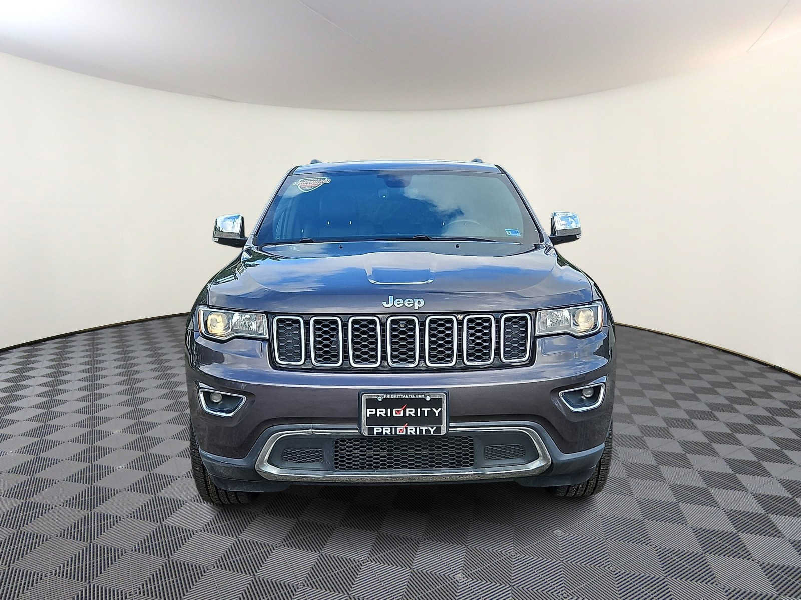 Used 2020 Jeep Grand Cherokee Limited AWD/4WD image 2