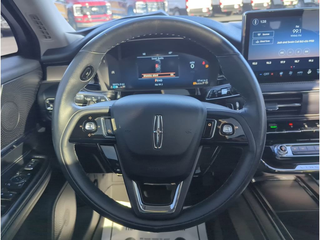 Used 2023 Lincoln Corsair Reserve w/ Equipment Group 201A image 15