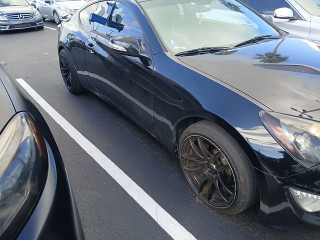 Used 2016 Hyundai Genesis 3.8 RWD image 2
