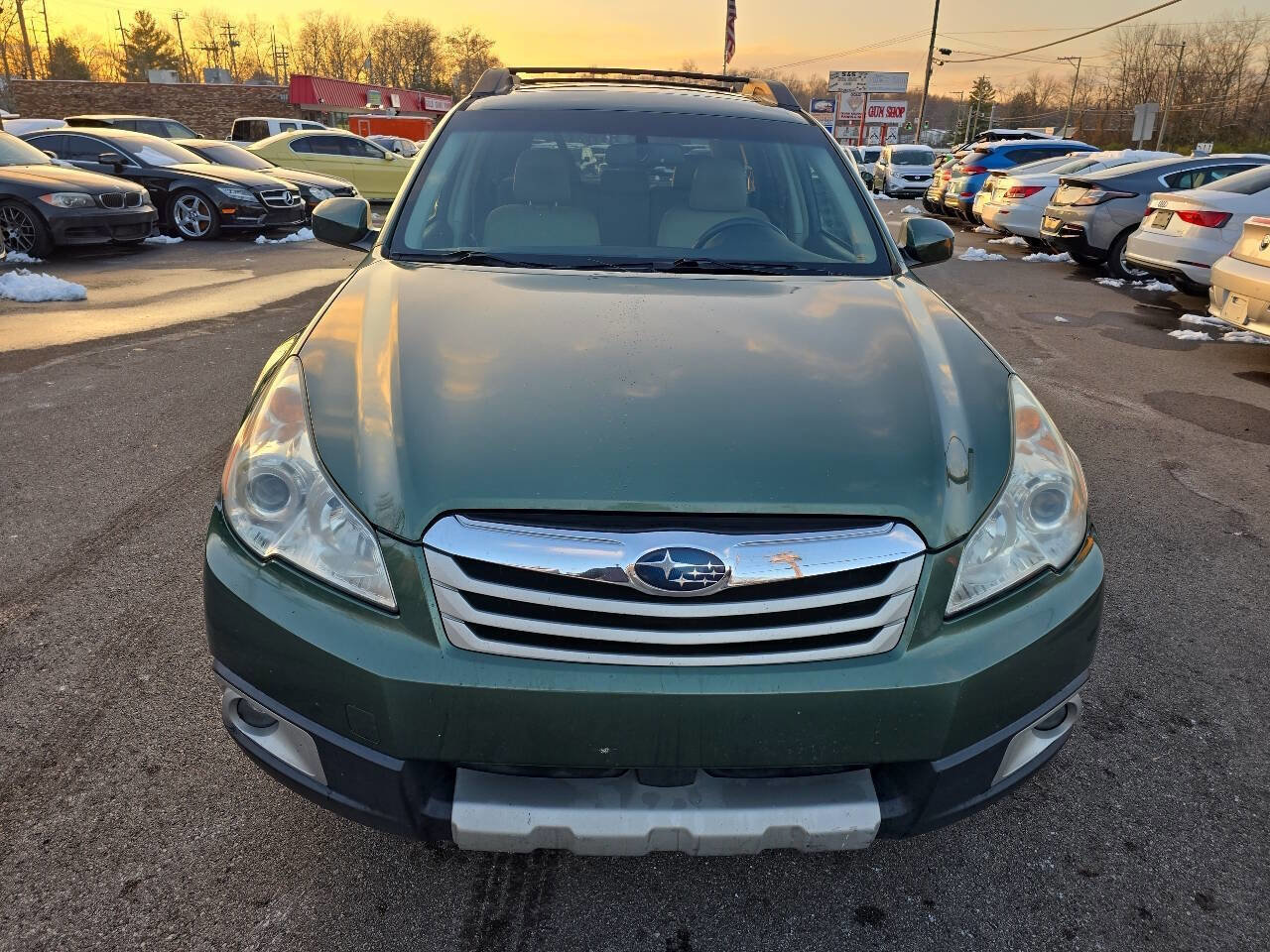 Used 2010 Subaru Outback 2.5i Premium image 10