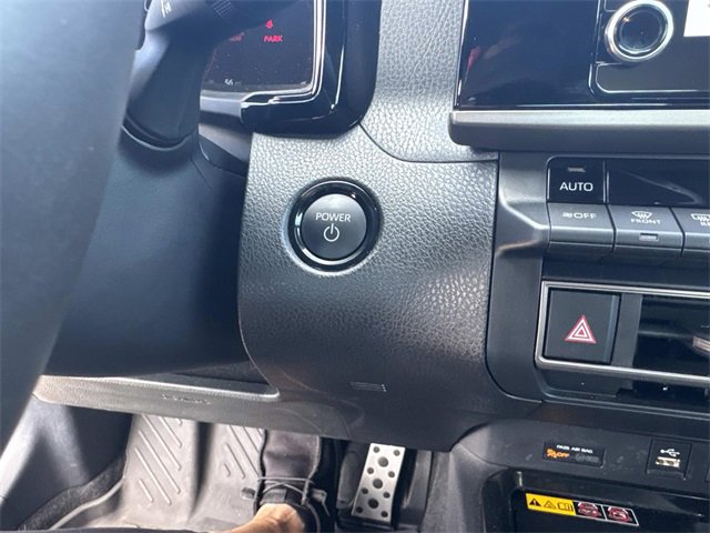 Used 2025 Toyota Camry SE image 24