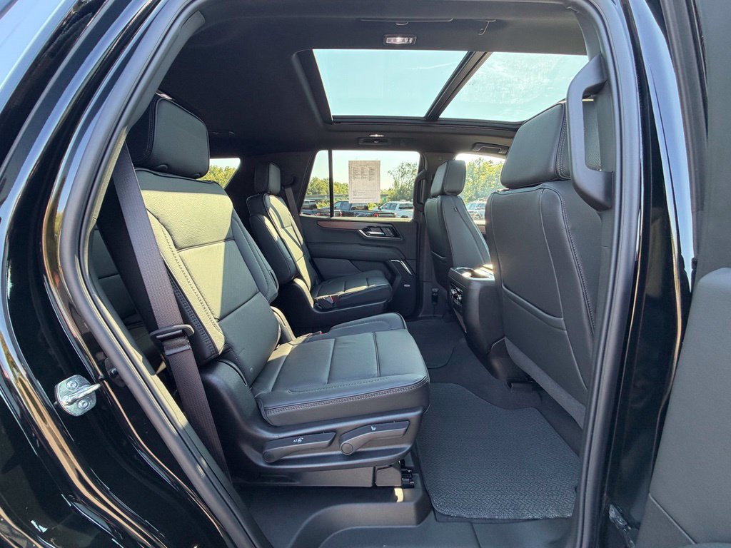 Used 2026 GMC Yukon Denali w/ Sun & Power Step Package AWD/4WD image 25