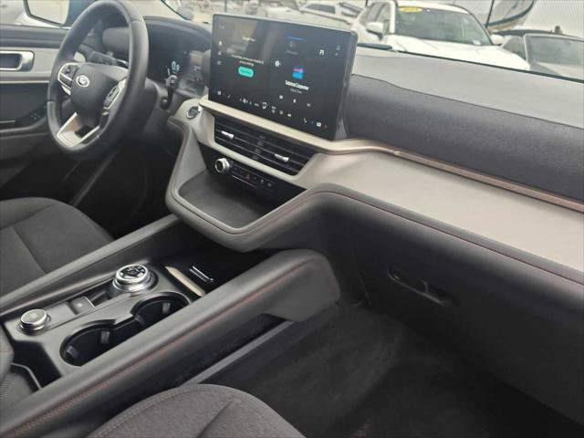 Used 2025 Ford Explorer Active RWD image 11