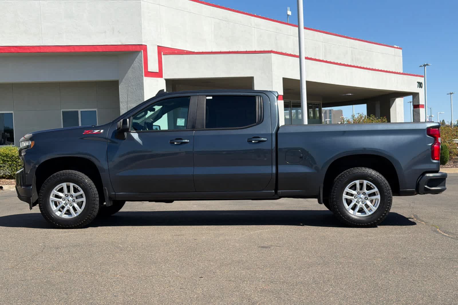 Used 2020 Chevrolet Silverado 1500 RST AWD/4WD image 9
