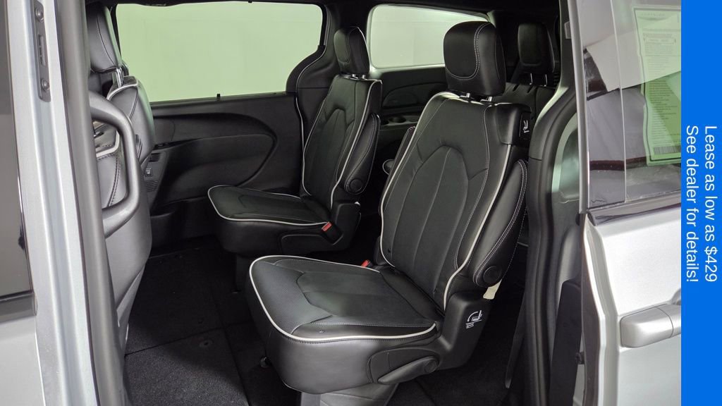 New 2026 Chrysler Pacifica Limited FWD image 29